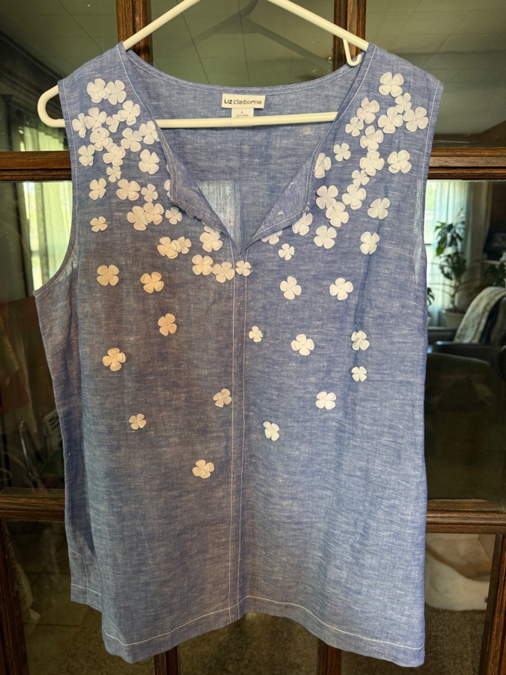 Liz Claiborne Blue Linen Blend Sleeveless Floral Applique‎ Shell Top Large